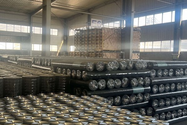 Galvanized wire mesh quality control inspection